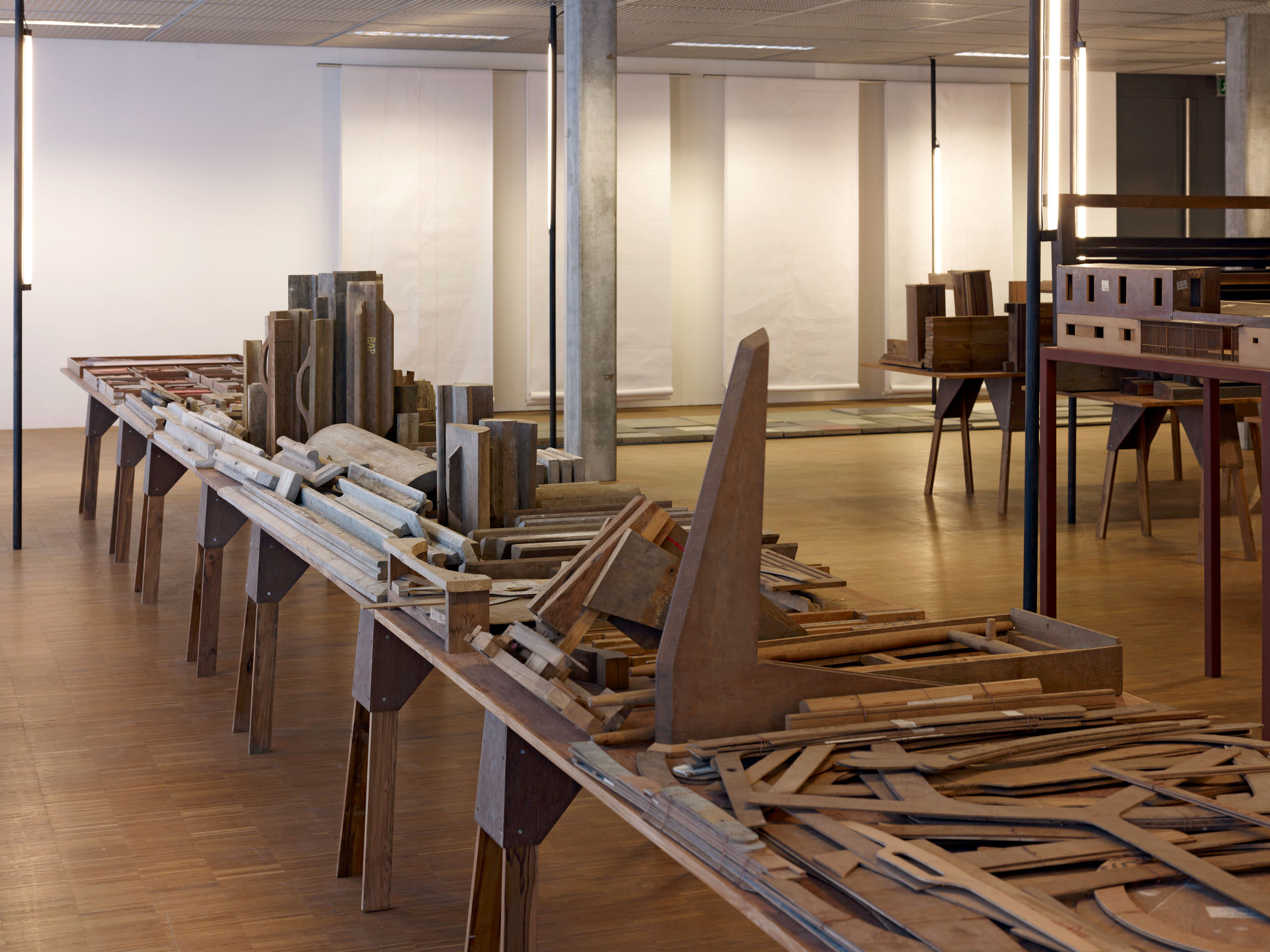 E11328 AP45 028108 j2560